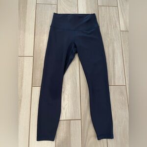Lululemon Wunder Train High-Rise Tight 25” in Navy size 8